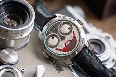 康斯坦钉切金大师以幽默性质的独特的设计元素制出俄罗斯小丑腕表，南宁手表